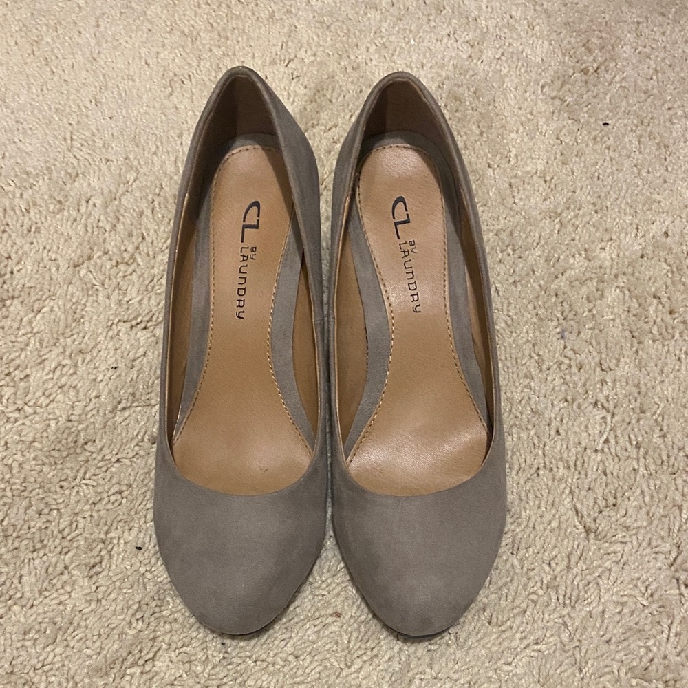 CL by Laundry Taupe Women's Flats